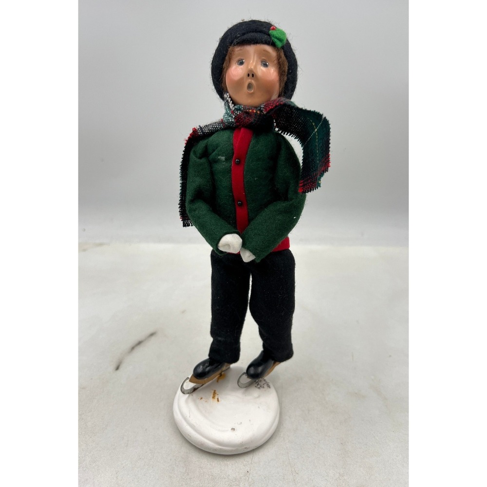Byers Choice Ltd The Skaters 2000 Caroler Doll Ice Skater Figurine 42 100
